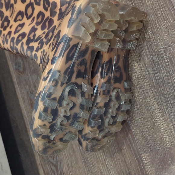 Coach leopard print rubber boots - Picture 5 of 10